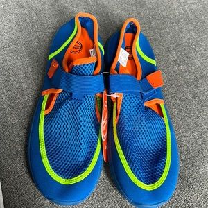 Water shoes size 4/5 new with tags